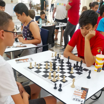 Copiii din Sectorul 6 - o nouă întâlnire cu șahul la Plaza România